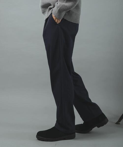 ITEMS URBANRESEARCH（アイテムズ アーバンリサーチ）の「ストレッチツイル 1-tuck トラウザー（その他パンツ・メンズ・ブラック/ベージュ/ネイビー・LARGE/MEDIUM）」の3枚目の写真