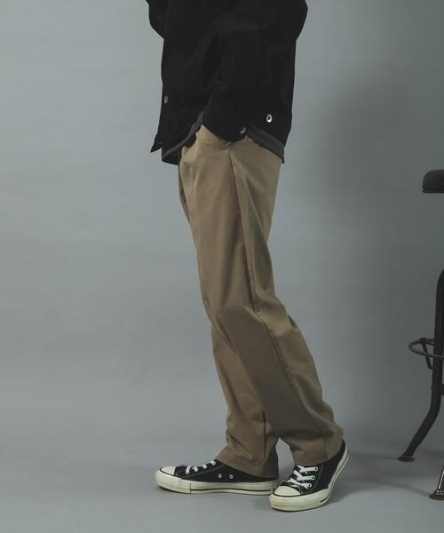 ITEMS URBANRESEARCH（アイテムズ アーバンリサーチ）の「ストレッチツイル 1-tuck トラウザー（その他パンツ・メンズ・ブラック/ベージュ/ネイビー・LARGE/MEDIUM）」の9枚目の写真