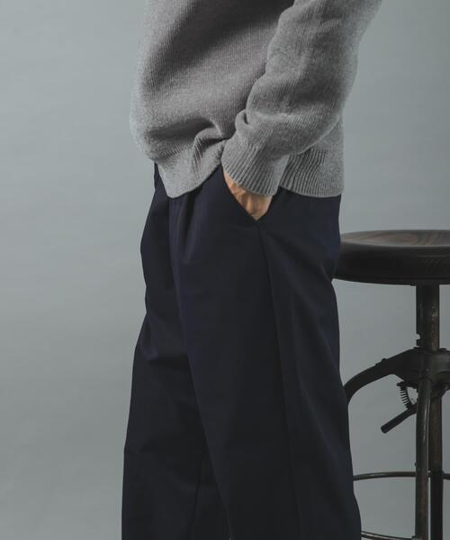 ITEMS URBANRESEARCH（アイテムズ アーバンリサーチ）の「ストレッチツイル 1-tuck トラウザー（その他パンツ・メンズ・ブラック/ベージュ/ネイビー・LARGE/MEDIUM）」の18枚目の写真
