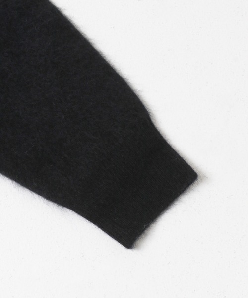 URBAN RESEARCH(アーバンリサーチ)の「FUR WOOL CREW-NECK KNIT(ニット/セーター・メンズ・ブラウン/ライトブルー/ブラック/パープル・LARGE/MEDIUM)」の11枚目の写真