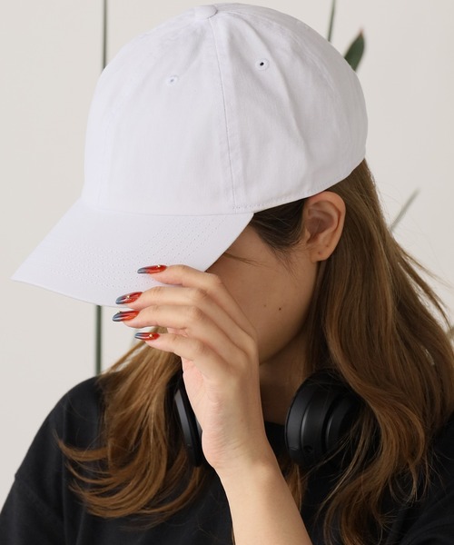 newhattan(ニューハッタン)の「NEW HATTAN/ニューハッタン コットンツイル 6パネルキャップ ベースボールキャップ 無地(キャップ・メンズ・チャコール/ネイビー/インディゴブルー/ライトインディゴブルー/ホワイト/ブラック系その他/フューシャピンク/ブラック/カーキ/オリーブ/スカイブルー/ライトピンク/ワイン/ダークグリーン/バーガンディー/ダークブラウン/オレンジ/ラベンダー/サンドベージュ/アーミー/ライム/アクア/ダークインディゴブルー/カモフラージュ・FREE)」の2枚目の写真