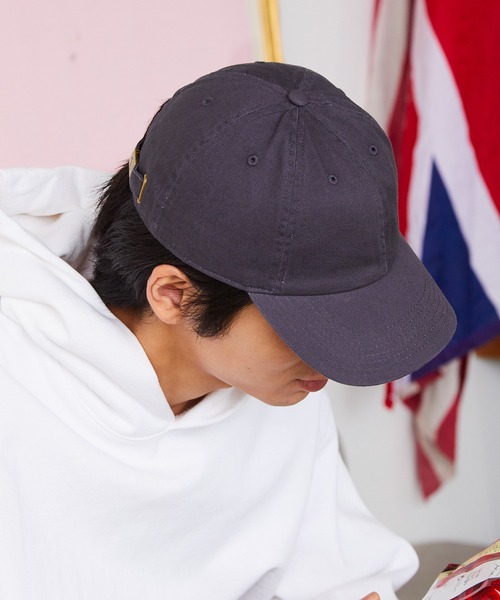 newhattan(ニューハッタン)の「NEW HATTAN/ニューハッタン コットンツイル 6パネルキャップ ベースボールキャップ 無地(キャップ・メンズ・チャコール/ネイビー/インディゴブルー/ライトインディゴブルー/ホワイト/ブラック系その他/フューシャピンク/ブラック/カーキ/オリーブ/スカイブルー/ライトピンク/ワイン/ダークグリーン/バーガンディー/ダークブラウン/オレンジ/ラベンダー/サンドベージュ/アーミー/ライム/アクア/ダークインディゴブルー/カモフラージュ・FREE)」の5枚目の写真