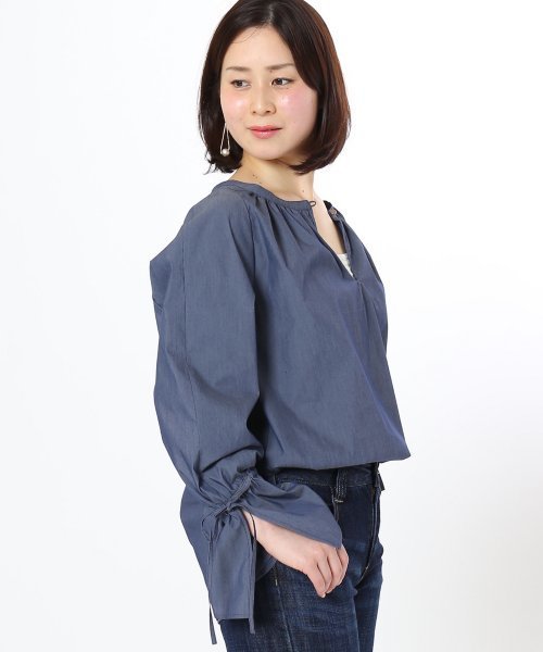 ivory court（アイボリーコート）の「タイプライターギャザーカフスブラウス◆（シャツ/ブラウス・レディース・ネイビー/イエロー/ピンク・FREE）」の2枚目の写真