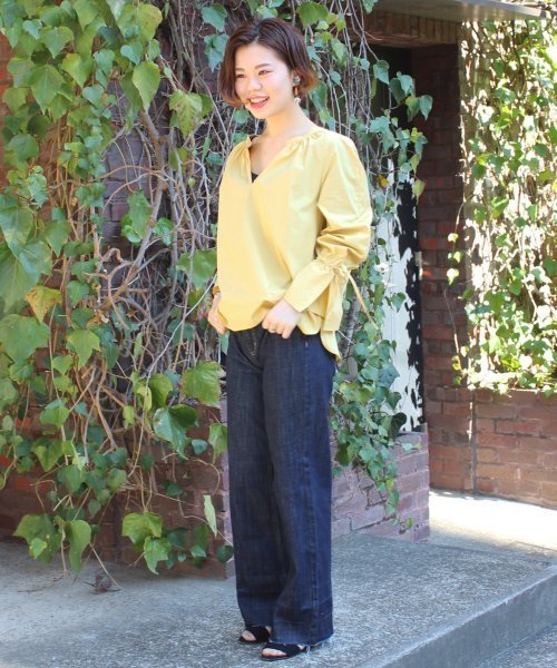 ivory court（アイボリーコート）の「タイプライターギャザーカフスブラウス◆（シャツ/ブラウス・レディース・ネイビー/イエロー/ピンク・FREE）」の5枚目の写真