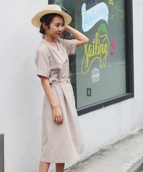 Simplicite シンプリシテェ の Simplicite フィブリルサテンブラウジングワンピース 手洗い可 ワンピース Wear