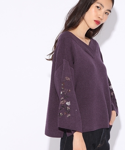 niko and...（ニコアンド）の「袖刺繍2WAYプルオーバー（ニット/セーター・レディース・パープル/ネイビー/オフホワイト/チャコール・MEDIUM/LARGE）」の4枚目の写真