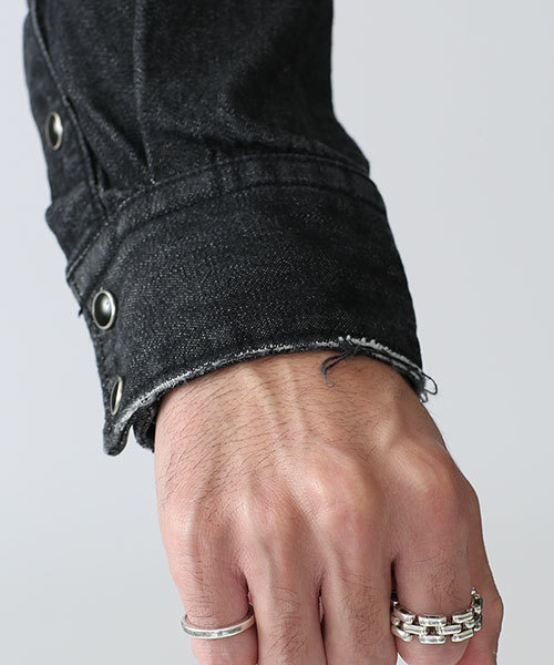 NANO universe(ナノユニバース)の「//8ozデニムシャツ(シャツ/ブラウス・メンズ・ブラック/ライトインディゴブルー/ダークインディゴブルー/グレー・LARGE/MEDIUM/SMALL/X-LARGE)」の8枚目の写真