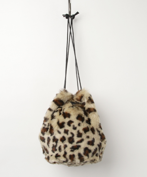 Beau're（ヴュレ）の「Beaure ビュレ フェイクファー 巾着バッグ M（ショルダーバッグ・レディース・グレー/グリーン/レオパード/ネイビー/ベージュ・FREE）」の13枚目の写真