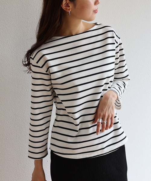 andme(アンドミー)の「ポンチ長袖ボートネックトップス(Tシャツ/カットソー・レディース・ブラック/オフホワイト/ライトベージュ/ネイビー/グレー系その他/ホワイト×ブラック/ベージュ系その他/ラベンダー/パープル系その他/ピンク/ホワイト系その他・M/L)」の3枚目の写真