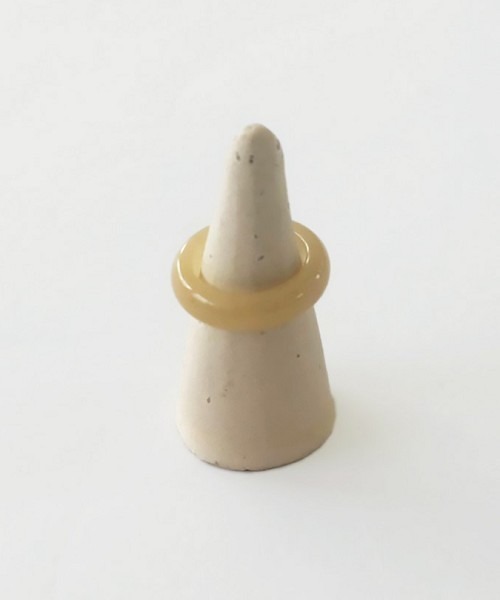 TODAYFUL(トゥデイフル)の「ストーンプレーンリング(リング・レディース・ブラック/ブラウン/ベージュ・FREE)」の3枚目の写真