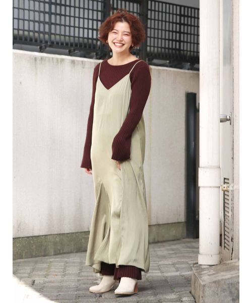 Ungrid(アングリッド)の「ヴィンテージサテンキャミワンピース(ワンピース・レディース・パープル/ブラウン/グリーン・FREE)」の6枚目の写真