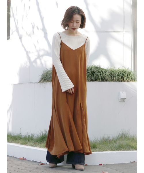 Ungrid(アングリッド)の「ヴィンテージサテンキャミワンピース(ワンピース・レディース・パープル/ブラウン/グリーン・FREE)」の4枚目の写真