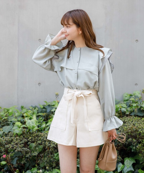 flower（フラワー）の「フラッフショートパンツ（その他パンツ・レディース・ベージュ/アイボリー・FREE）」の2枚目の写真