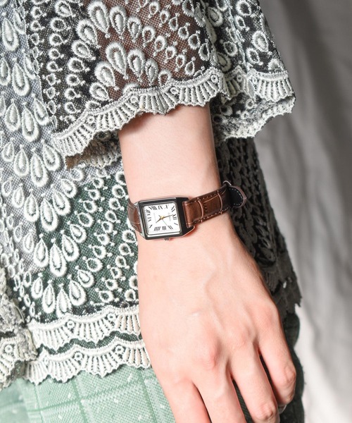 CASIO（カシオ）の「【60】【CASIO（カシオ）】クラシック スクエア レザー（アナログ腕時計・レディース・ホワイト/ホワイト系その他/ブラック/シルバー/シルバー系その他/ゴールド/ゴールド系その他・FREE）」の8枚目の写真