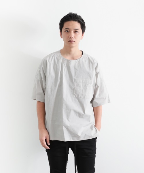 KAZUYUKI KUMAGAI ATTACHMENT（カズユキクマガイアタッチメント）の「タイプライターストレッチ ドロップショルダープルオーバーシャツ S/S（シャツ/ブラウス・メンズ・ネイビー/ライトグレー/グレー系その他/ホワイト/ライトグリーン・1/2/3）」の8枚目の写真