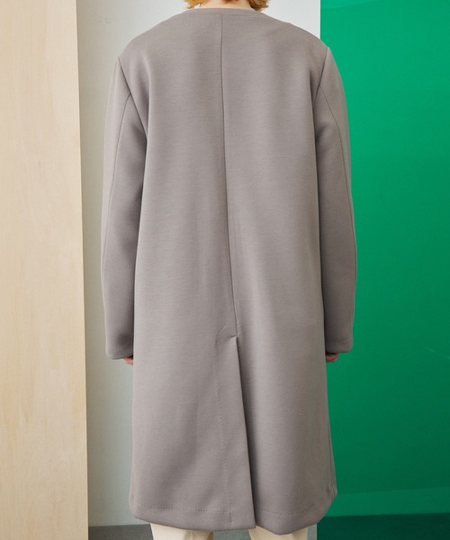 【新品タグ付き】ユナイテッドトウキョウ　ダブルクロスVネックノーカラーコート UNITED TOKYO（ユナイテッドトウキョウ）の「ダブルクロスVネックノー