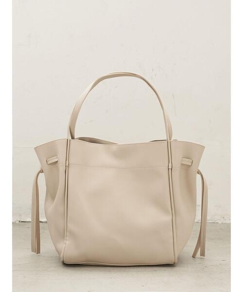 earth music&ecology（アースミュージックアンドエコロジー）の「巾着トートバッグ ＊（トートバッグ・レディース・ブラック/ベージュ・FREE）」の4枚目の写真