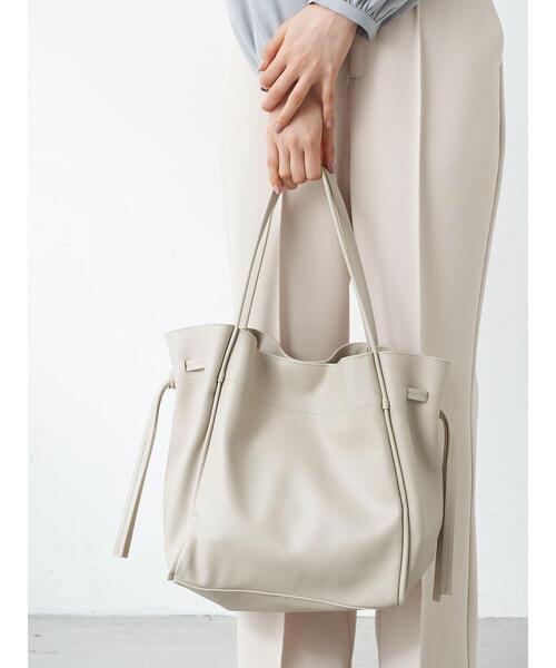 earth music&ecology（アースミュージックアンドエコロジー）の「巾着トートバッグ ＊（トートバッグ・レディース・ブラック/ベージュ・FREE）」の9枚目の写真