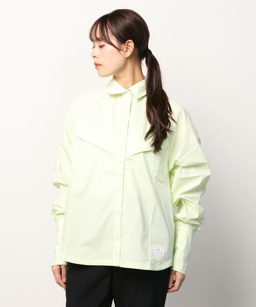 NIKE（ナイキ）の「NIKE WOMENS NSW ICN CLSH WVN LS TOP / ナイキ ウィメンズ NSW アイコン クラッシュ ウーブン L/S トップ 【SP】（シャツ/ブラウス・レディース・ブラック/イエロー・M/L/S）」の2枚目の写真