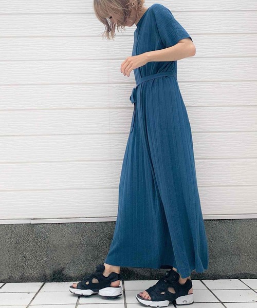 Q（キュー）の「ベルト付きリブワンピース（ワンピース・レディース・ブラック/ベージュ/ブルー・MEDIUM）」の3枚目の写真