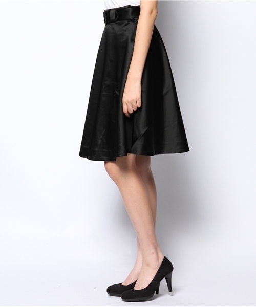 MOUSSY（マウジー）の「SATIN FLARE SKF（スカート・レディース・ブラック/ブラウン・2/0/1）」の3枚目の写真