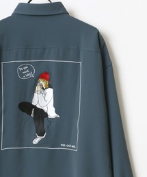 Lazar（ラザル）の「ポリトロ ドレープ Red Cap Girl イラスト バック刺繍 オーバーサイズシャツ（シャツ/ブラウス・メンズ）」