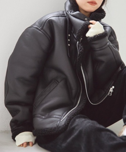 TODAYFUL（トゥデイフル）の「TODAYFUL(トゥデイフル) "B-3 Flight Jacket"B-3フライトジャケット/12120009（ムートンコート・レディース・ブラック/ブラウン・36/38）」の5枚目の写真