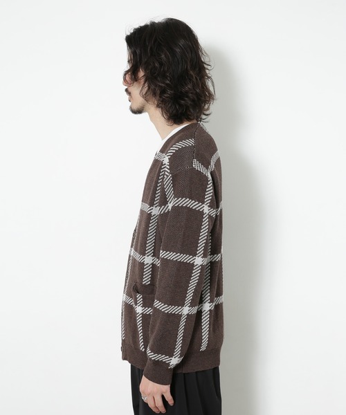 URBAN RESEARCH Sonny Label(アーバンリサーチサニーレーベル)の「チェックジャガードカーディガン(カーディガン/ボレロ・メンズ・ブラウン/レッド/グリーン・MEDIUM/LARGE)」の11枚目の写真