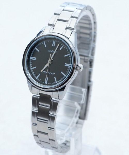 CASIO(カシオ)の「CASIO カシオ:LTP-V005D ベーシックラウンドメタル アナログ チープカシオ(アナログ腕時計・レディース・ブラック/ブラック系その他/ブルー/サックスブルー/ライトピンク/シルバー/シルバー系その他/シルバー系その他2/シルバー系その他3/シルバー系その他5/シルバー系その他4・FREE)」の2枚目の写真