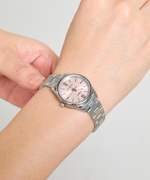 CASIO(カシオ)の「CASIO カシオ:LTP-V005D ベーシックラウンドメタル アナログ チープカシオ(アナログ腕時計・レディース・ブラック/ブラック系その他/ブルー/サックスブルー/ライトピンク/シルバー/シルバー系その他/シルバー系その他2/シルバー系その他3/シルバー系その他5/シルバー系その他4・FREE)」の17枚目の写真