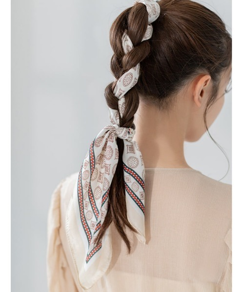 fifth（フィフス）の「総柄大判スカーフ（バンダナ/スカーフ・レディース・モカ/ブルー・MEDIUM）」の2枚目の写真