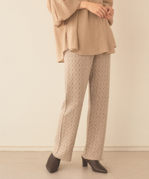 abahouse mavie(アバハウスマヴィ)の「ジャガードニットパンツ(その他パンツ・レディース・ベージュ/グリーン/スミクロ・フリー)」の7枚目の写真