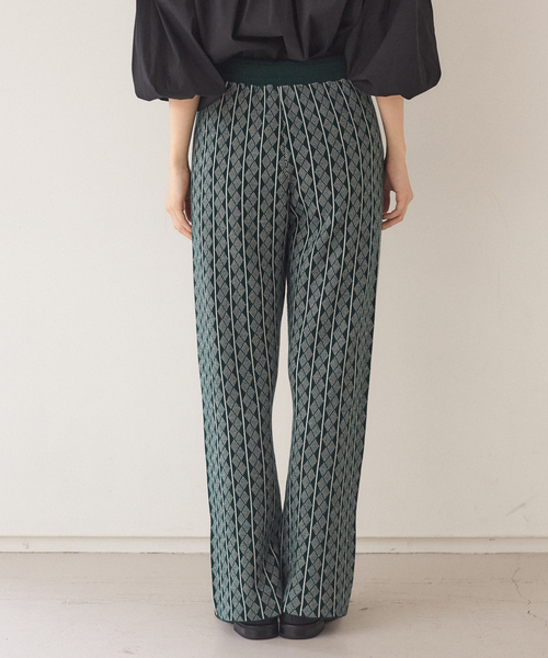abahouse mavie(アバハウスマヴィ)の「ジャガードニットパンツ(その他パンツ・レディース・ベージュ/グリーン/スミクロ・フリー)」の13枚目の写真