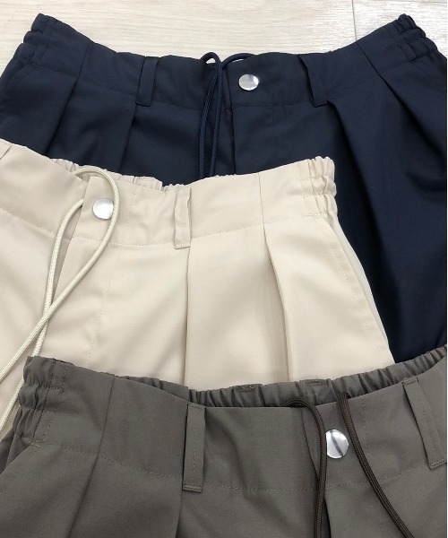 KIIT(キート)の「KIIT キート / TWO TUCK EASY SHOTS ツータックイージーショーツ セットアップ / KIM-P87-501(スラックス・メンズ・ダークネイビー/ブラウン/ライトベージュ・2/1/3)」の8枚目の写真