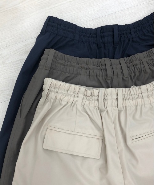 KIIT(キート)の「KIIT キート / TWO TUCK EASY SHOTS ツータックイージーショーツ セットアップ / KIM-P87-501(スラックス・メンズ・ダークネイビー/ブラウン/ライトベージュ・2/1/3)」の5枚目の写真