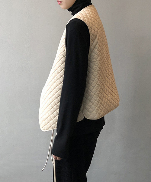 c.u.l（シーユーエル）の「【c.u.l:w】アシンメトリーキルティングコットンベスト culw130（ベスト・レディース・ブラック/アイボリー・M/L）」の5枚目の写真