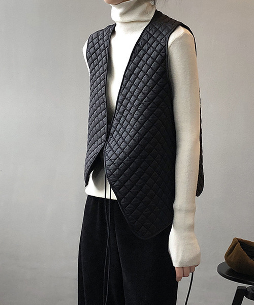 c.u.l（シーユーエル）の「【c.u.l:w】アシンメトリーキルティングコットンベスト culw130（ベスト・レディース・ブラック/アイボリー・M/L）」の8枚目の写真