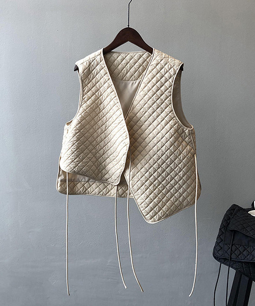 c.u.l（シーユーエル）の「【c.u.l:w】アシンメトリーキルティングコットンベスト culw130（ベスト・レディース・ブラック/アイボリー・M/L）」の19枚目の写真