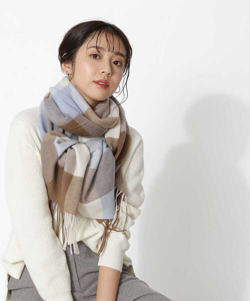 NATURAL BEAUTY BASIC（ナチュラルビューティーベーシック）の「ＴＷＥＥＤＭＩＬＬブロックチェックマフラー（ストール/ショール・レディース・ブラック/キャメル/ブルー・FREE）」の19枚目の写真