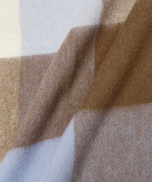 NATURAL BEAUTY BASIC（ナチュラルビューティーベーシック）の「ＴＷＥＥＤＭＩＬＬブロックチェックマフラー（ストール/ショール・レディース・ブラック/キャメル/ブルー・FREE）」の17枚目の写真