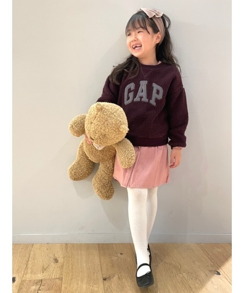GAP（ギャップ）の「テディ シェルパ Gapロゴ クルーネックセーター (キッズ)（スウェット・キッズ・ワイン/ベージュ/ネイビー・S/M/L/XL/XXL）」の5枚目の写真