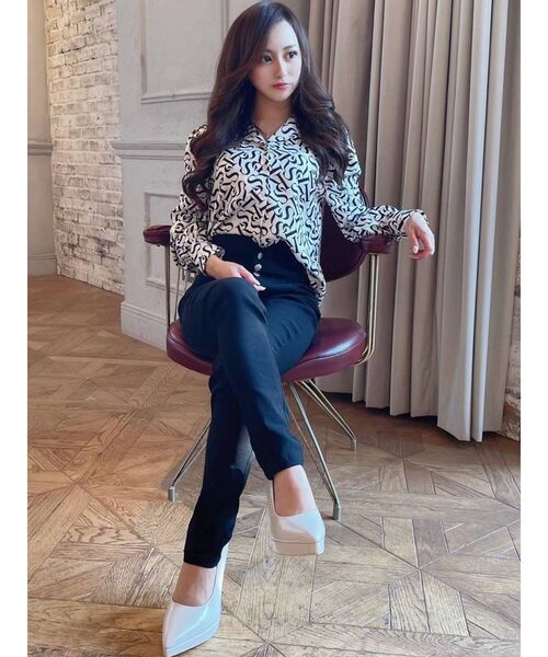 RESEXXY（リゼクシー）の「パワショルデザインシャツ（シャツ/ブラウス・レディース・ブラック/オレンジ/ベージュ・FREE）」の10枚目の写真