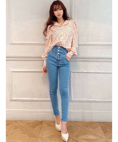 RESEXXY（リゼクシー）の「パワショルデザインシャツ（シャツ/ブラウス・レディース・ブラック/オレンジ/ベージュ・FREE）」の14枚目の写真