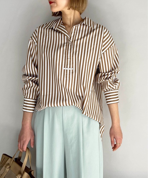 BE NEAT（ビーニート）の「パール釦スキッパーシャツ（シャツ/ブラウス・レディース・ベージュ/サックスブルー・M）」の4枚目の写真