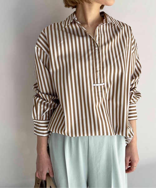 BE NEAT（ビーニート）の「パール釦スキッパーシャツ（シャツ/ブラウス・レディース・ベージュ/サックスブルー・M）」の8枚目の写真