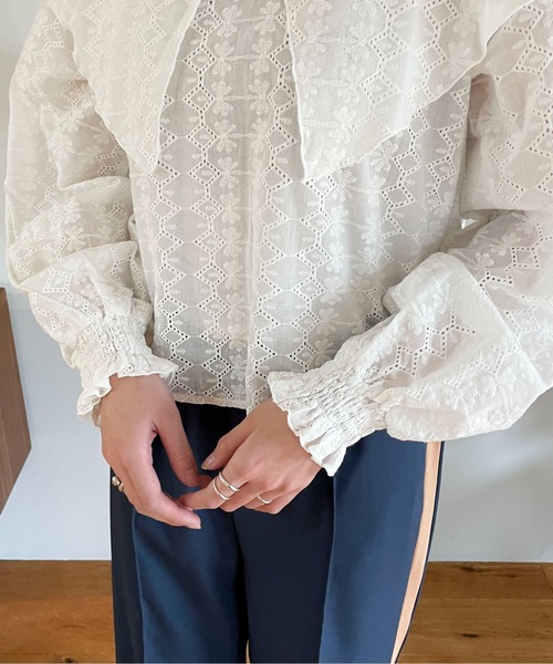 EPIMI E'PIMMY(エピミエピミー)の「〈Set upにも〉ビックカラーコットンレースブラウス(シャツ/ブラウス・レディース・オフホワイト/ベージュ/ブラック・MEDIUM)」の19枚目の写真