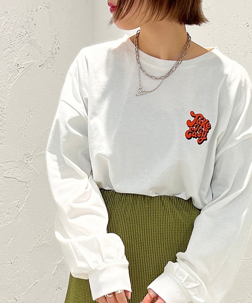 apres jour mignon(アプレジュールミニョン)の「アソートロゴロンT【ZOZOTOWN限定アイテム】(Tシャツ/カットソー・レディース・ベージュ系その他/ホワイト系その他/ホワイト系その他3/ホワイト系その他2/ナチュラル/ブラック/オフホワイト/その他・フリー/X-LARGE)」の5枚目の写真