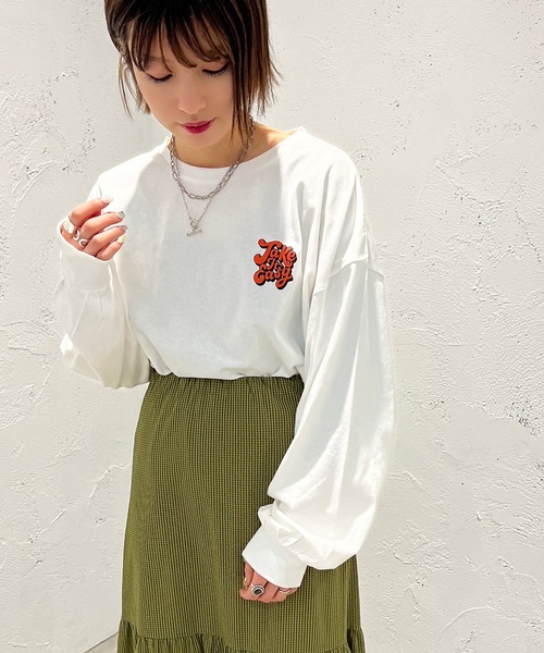 apres jour mignon(アプレジュールミニョン)の「アソートロゴロンT【ZOZOTOWN限定アイテム】(Tシャツ/カットソー・レディース・ベージュ系その他/ホワイト系その他/ホワイト系その他3/ホワイト系その他2/ナチュラル/ブラック/オフホワイト/その他・フリー/X-LARGE)」の21枚目の写真
