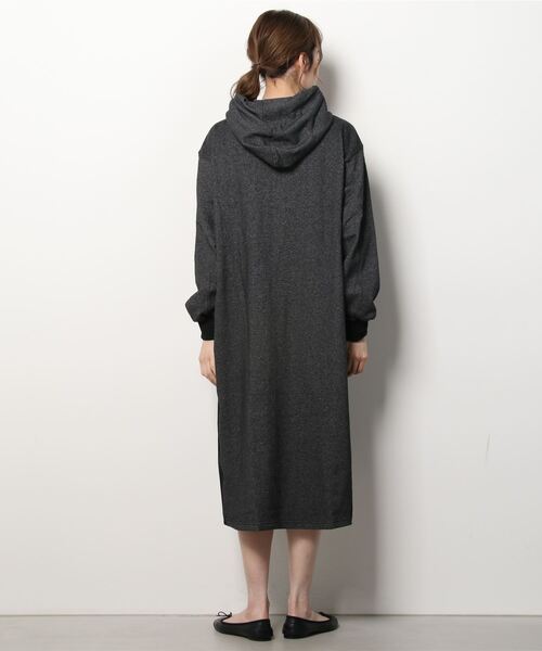 NANGA（ナンガ）の「ECO HYBRID SWEAT HOODIE ONE PIECE/エコハイブリッド スウェットフーディーワンピース（ワンピース・レディース・ライトグレー/ブラック/キャメル/オートミール・FREE）」の5枚目の写真