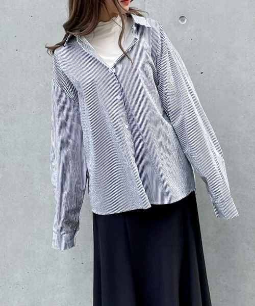 frunco(フランコ)の「ストライプレギュラーカラーシャツ(シャツ/ブラウス・レディース・ブルー/レッド/グリーン/パープル/ブラック/ネイビー・FREE)」の3枚目の写真